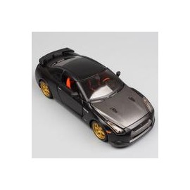 Maisto 1:24 Nissan GTR Skyline 2009-JuguetesSol-Lo nuevo